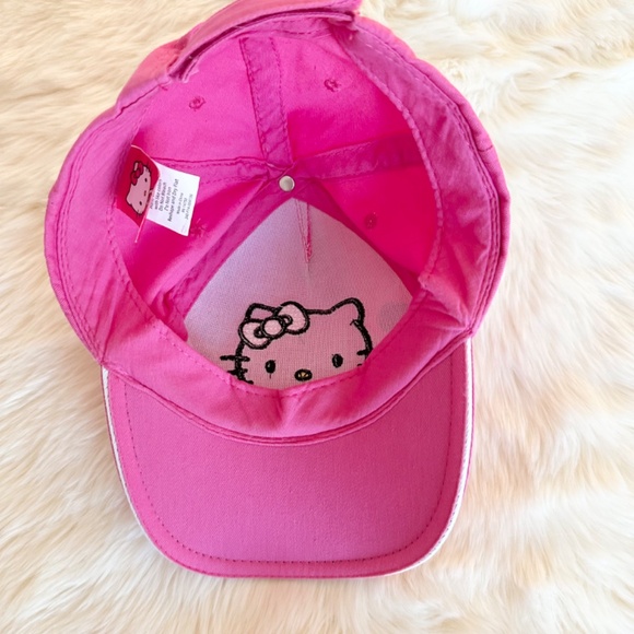 Hello Kitty Bundle - HK Girls Pink Hat, Mini Coin Pouch and Keycap. - Picture 4 of 15